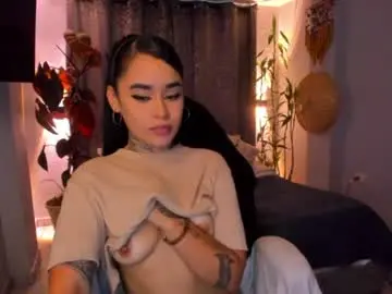 Vayolett_bass  live sex cam