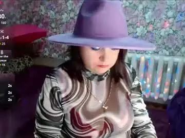 Brunette7786  live sex cam