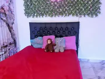 Camily_frost  live sex cam