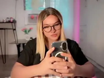 Krezikeed  live sex cam