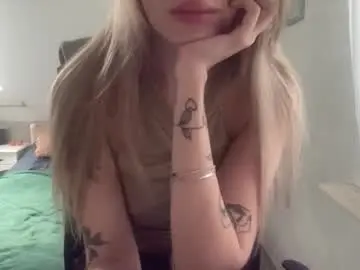 Meloodiesweet  live sex cam