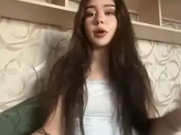 Skippywhirl  live sex cam