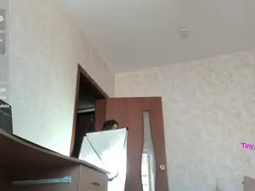 Tiny_sparkling  live sex cam