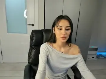 Bus1nkaa  live sex cam