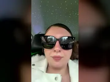 Divinadreams  live sex cam