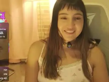 Emitaa17228  live sex cam