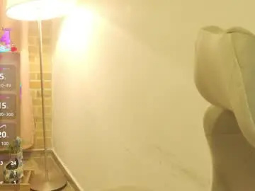 Emitaa17228  live sex cam