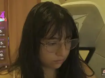 Emitaa17228  live sex cam