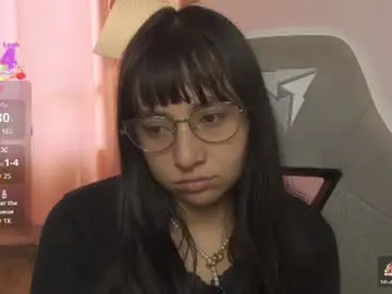 Emitaa17228  live sex cam