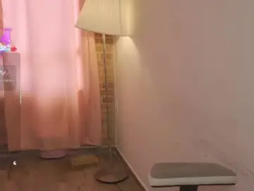 Emitaa17228  live sex cam