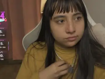 Emitaa17228  live sex cam