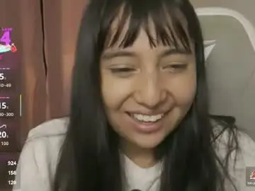 Emitaa17228  live sex cam