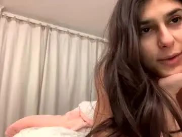Gigichateauu  live sex cam
