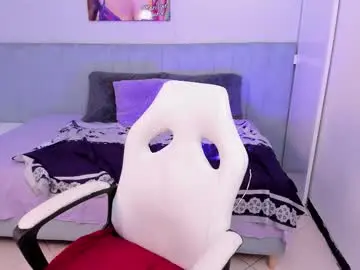 Naugthy_brunette_  live sex cam