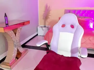 Naugthy_brunette_  live sex cam