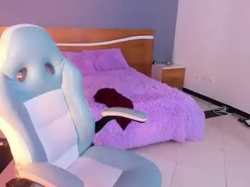 Naugthy_brunette_  live sex cam