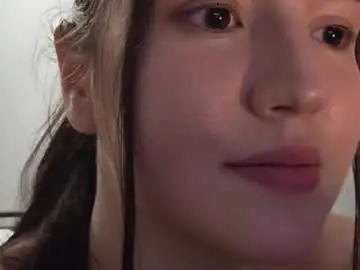 Redginbluebersky  live sex cam