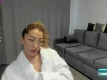 Rossana_doll  live sex cam