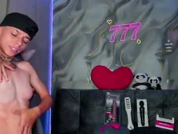 Amber_adams_  live sex cam
