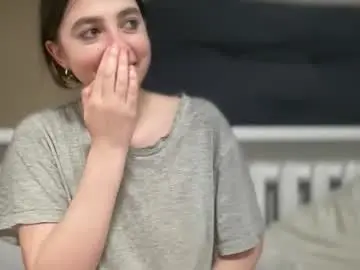 Aphr0dite22  live sex cam