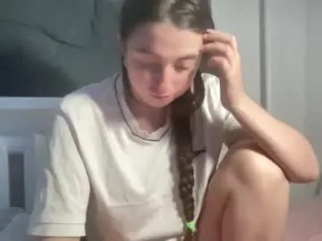 Aphr0dite22  live sex cam