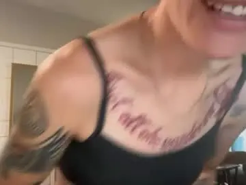 Bitesizemonki  live sex cam