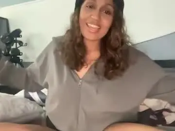 Blackgurlkitty  live sex cam