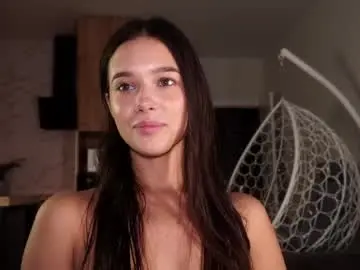 Emilybatee  live sex cam