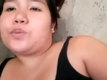 Hottiecum27  live sex cam