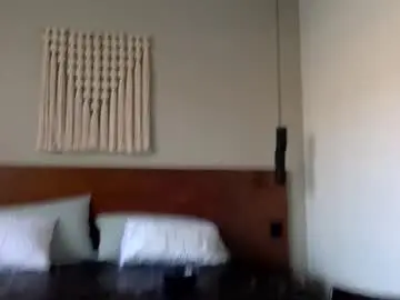 Maggielinn2  live sex cam