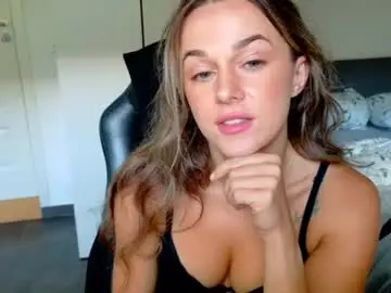 Mmminnie  live sex cam