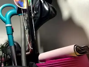 Silkybvtter  live sex cam