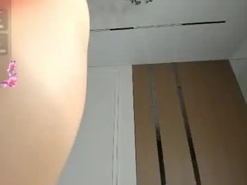 Zirael_swan  live sex cam
