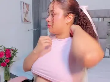 Zulyjones  live sex cam