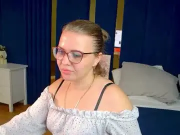Adeleravelle  live sex cam