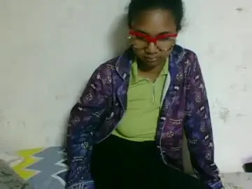 Nickiqqyuu  live sex cam