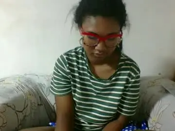 Nickiqqyuu  live sex cam