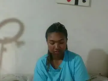 Nickiqqyuu  live sex cam