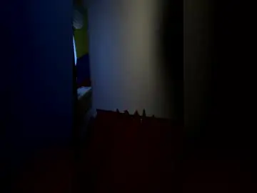 Roarmance1  live sex cam