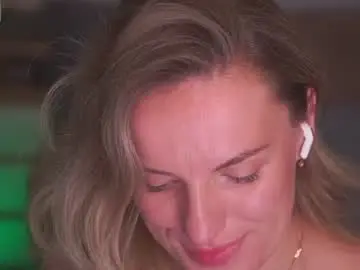 Vanille_mystery  live sex cam