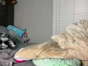 Alyinblue  live sex cam