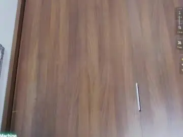 Luluubloomm  live sex cam