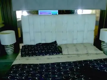 Annie_catt_  live sex cam