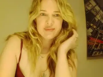 Blondielove3667  live sex cam