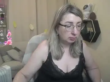 Helenenigma  live sex cam