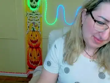 Helenenigma  live sex cam