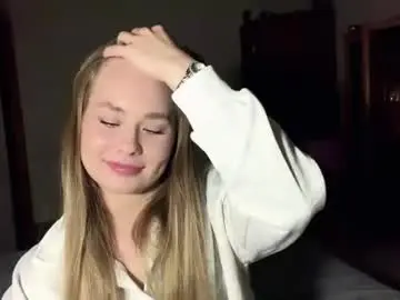 Ilenestutsman  live sex cam