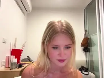 Laraineprada  live sex cam