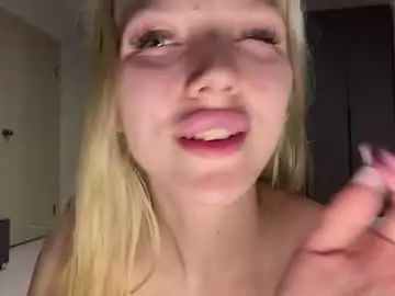 Laraineprada  live sex cam