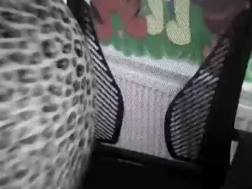Erykarouses  live sex cam
